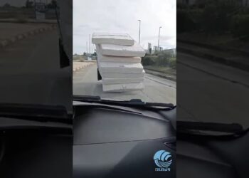 Bari, Otto Materassi Su Un Treruote: Trasporto ‘extra Large’ Tra I Viali Della Zona Industriale – Video