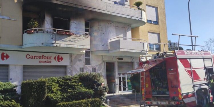 Incendio Canosa