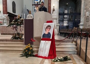 Scarpe Rosse Funerale