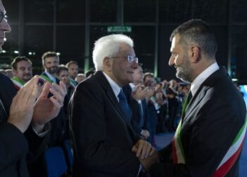 Mattarella e Decaro