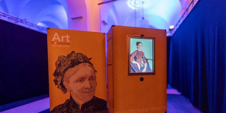 Art Revolution (1)