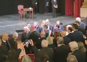 Bari, è Il Giorno Di Mattarella: Standing Ovation Al Piccinni. “benvenuto Nella Città Antifascista” – Video