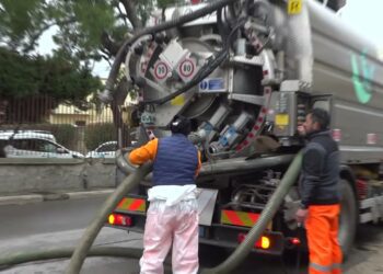 Liquami Dai Tombini, In Strada San Girolamo Problemi Sui Tronchi Della Fogna: Interviene Aqp – Video