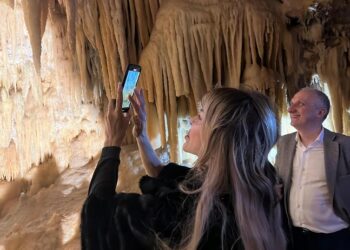 Alba Parietti Grotte