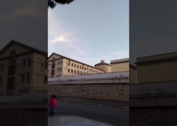 Carcere Di Bari, ‘battitura’ Contro Le Sbarre Delle Celle: Detenuti In Protesta – Video