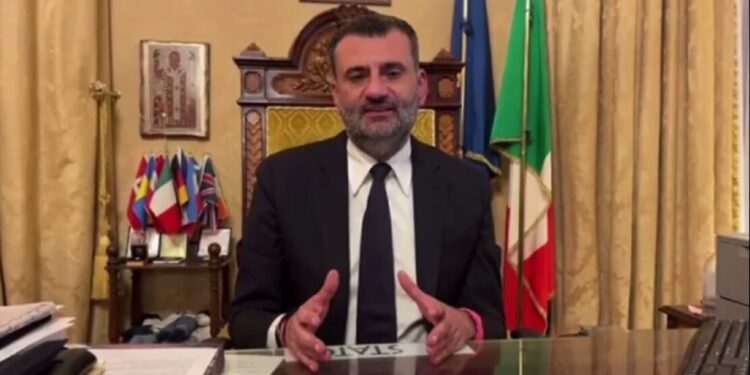 Gasparri Chiede Lo Scioglimento Del Comune, Decaro: “sciacallaggio Politico. Non Lo Permetto” – Video