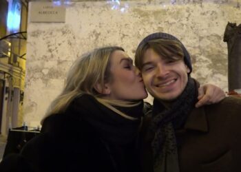 San Valentino A Bari Vecchia, La Festa In Largo Albicocca Tra Balli E Karaoke. “viva L’amore” – Video