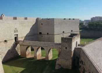 G7 in Puglia, la cena di gala nel castello di Barletta? Ecco tre indizi. Ipotesi corazzata americana per Biden – VIDEO