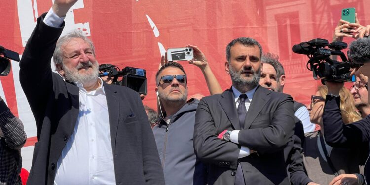 Decaro Emiliano Piazza Ferrarese Manifestazione