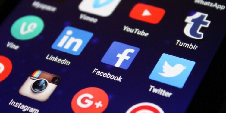 Social Facebook Twitter Instagram