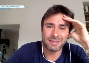 Alessandro Di Battista A Bari Per Lo Spettacolo Su Assange, L’intervista A Telebari Social Night – Video