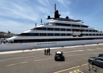 Yacht