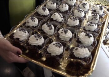 La Pasticceria “da Riccardo” Compie Un Secolo Di Vita, Ecco Il Profiterole Dei 100 Anni – Video