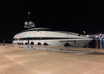 Yacht