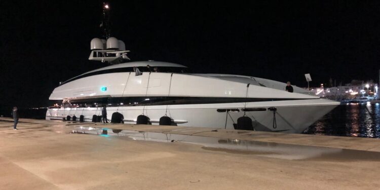 Yacht