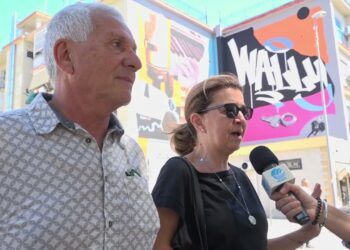 Al San Paolo il murale dedicato a Walino, la commozione dei genitori: “Nico è sempre con noi. Il suo rap è nell’aria” – VIDEO