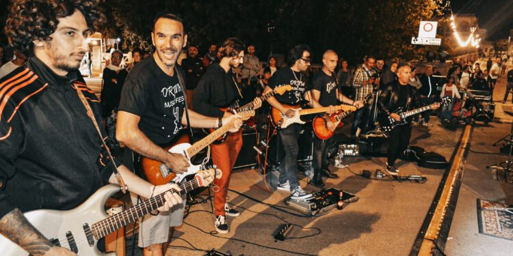 Apulia Rock'n100 Guitar 2