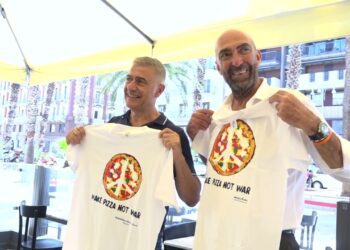“make Pizza Not War”, A Bari La Campagna #pizzaunesco Di Pecoraro Scanio Per Sostenere Leccese – Video