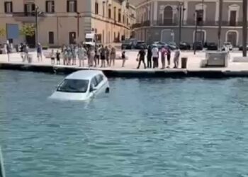Auto In Mare