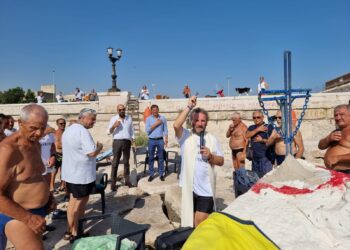 Crocifisso Lungomare (2)