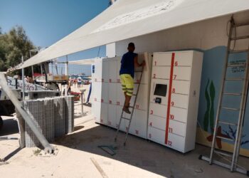 12 08 24 Installate Altre 30 Cassette Portavalori Gratuite Sulla Spiaggia Di Pane E Pomodoro