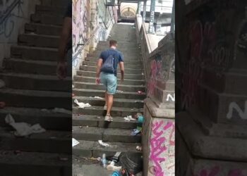 Bari, Scale E Sottopasso Di Via Quintino Sella. La Denuncia: “qui Degrado Cronico” – Video E Foto
