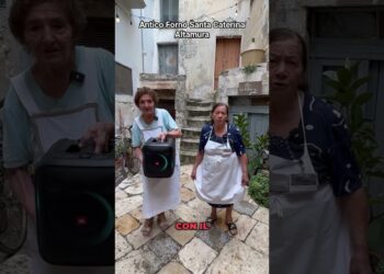 Bob Sinclar Depresso Per I Cellulari In Discoteca? Le Nonnine Di Altamura Rispondono Con Balletto – Video