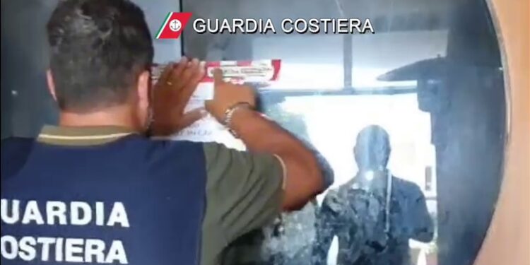 Chiusura Sigilli Sequestro Guardia Costiera
