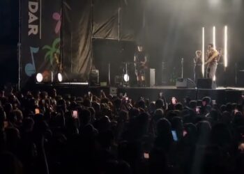Super Show Di Mahmood, Mister ‘tuta Gold’ Infiamma Gallipoli: Il Concerto Fa Impazzire I Fan – Video E Foto