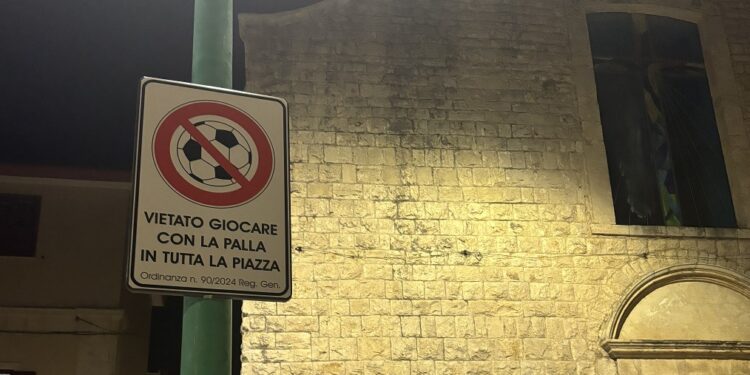 Vietato Giocare A Palla