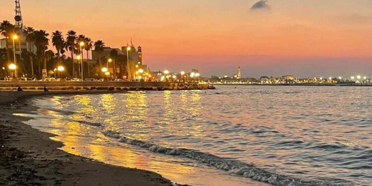 Bari Lungomare Mare Tramonto