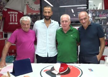 Calcio, Di Cesare Premiato Al Bari Club Modugno: “bello Sentirsi Apprezzato Sul Piano Personale” – Video