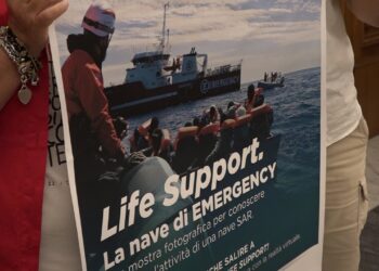 ‘life Support. La Nave Di Emergency’, A Bari La Mostra Fotografica Che Racconta I Soccorsi Della Ong – Video