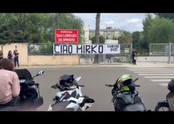 L’ultimo Saluto A Mirko Conserva: Il Corteo Di Scooter Lo Accompagna Per Le Vie Di Brindisi – Video