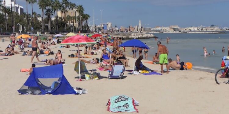 Weekend Di Sole E Caldo, Le Previsioni Di Laricchia: “ultimi Bagni A Mare. Lunedì Ancora Piogge” – Video