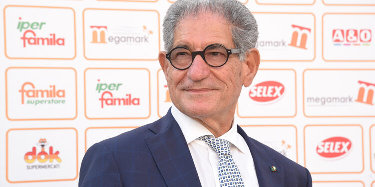 Foto Cav. Giovanni Pomarico, Gruppo Megamark (1)