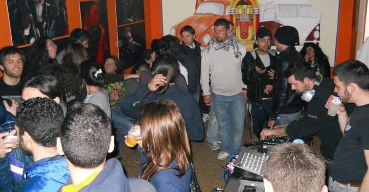 Foto Di Un Dj Set Della Sede Storica