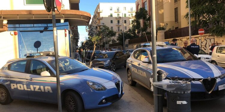 Polizia Madonnella Corso Sonnino (1)