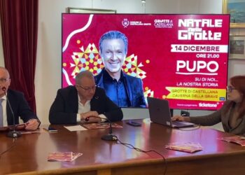 Vicoli illuminati coi versi di Rodari e 4 concerti nelle Grotte, Castellana presenta oltre 30 eventi natalizi – IL VIDEO
