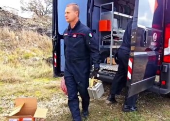 Minervino, Carabiniere Fuori Servizio Nota Furgone Sospetto E Scatta Inseguimento: Dentro 350 Chili Di Ordigni Esplosivi – Video