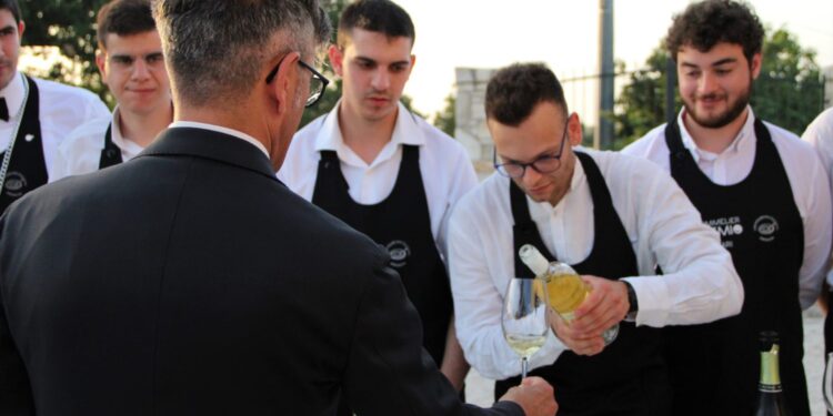 Sommelier Astemio Ais Foodlifestyle 1 Scaled 1