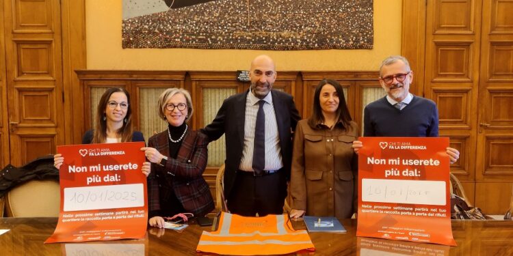 19 12 24 Estensione Del Porta A Porta A Sant’anna San Giorgio E Torre A Mare E Operatore Ecologico Di Quartiere Stamattina La Conferenza Stampa 1