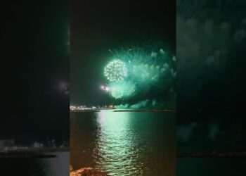 Bari, Lo Show Dei Fuochi D’artificio In Onore Di San Nicola: Tutti Col Naso All’insù Sul Lungomare – Video