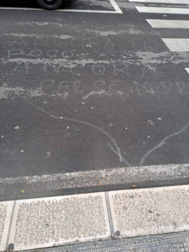 scritte amore via Lorusso