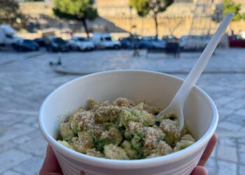 Orecchiette street food Bari vecchia