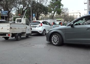 Sostituzione Basole, Strade Chiuse E Traffico Paralizzato: I Lavori In Centro Fanno Infuriare I Baresi – Video