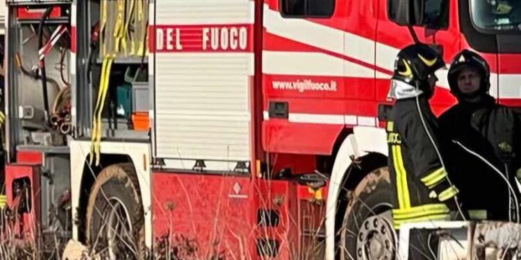 Vigili Del Fuoco Giorno Sterpaglie