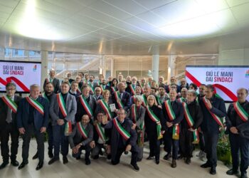 21 03 25 Giù Le Mani Dai Sindaci Flash Mob 2