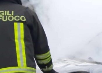 Auto Fiamme Vigili Del Fuoco Giorno