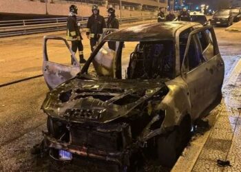 Auto In Fiamme